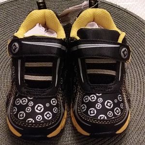 Minions kids shoes size 7